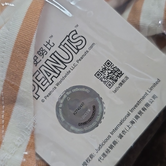 Peanuts-Official Long Sleeve T shirt - Picture 6 of 6